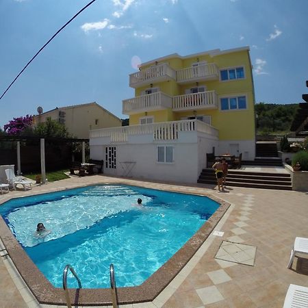Apartments Romana Slatine Exterior photo