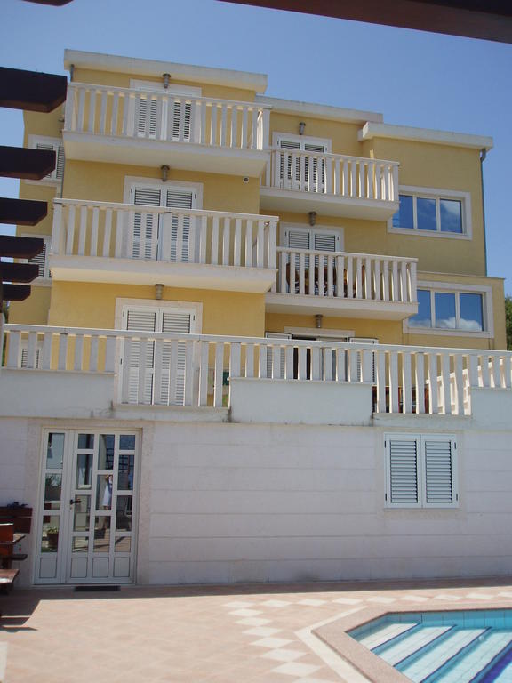 Apartments Romana Slatine Exterior photo