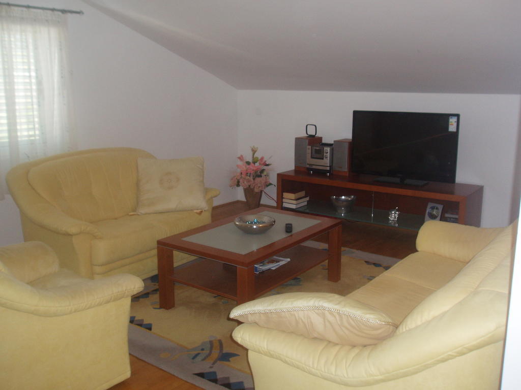 Apartments Romana Slatine Exterior photo